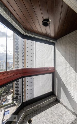 Apartamento à venda com 170m², 4 quartos e 2 vagas Apartamento à venda com 170m², 4 quartos e 2 vagasVaranda Suite 2