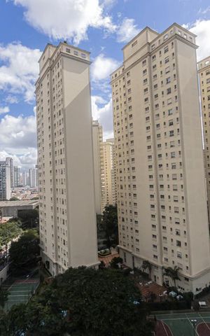 Apartamento à venda com 170m², 4 quartos e 2 vagas Apartamento à venda com 170m², 4 quartos e 2 vagasVista Área de Serviço