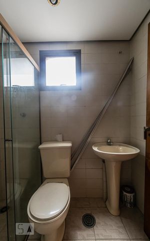 Apartamento à venda com 170m², 4 quartos e 2 vagas Apartamento à venda com 170m², 4 quartos e 2 vagasBanheiro de Serviço