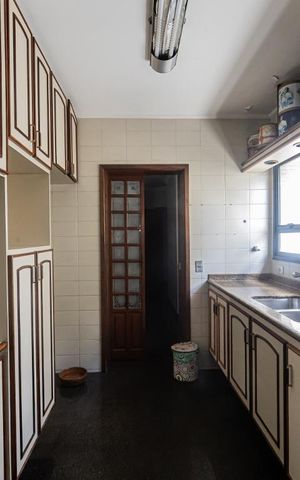 Apartamento à venda com 170m², 4 quartos e 2 vagas Apartamento à venda com 170m², 4 quartos e 2 vagasCozinha