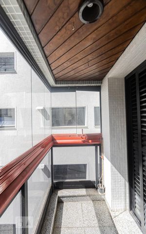 Apartamento à venda com 170m², 4 quartos e 2 vagas Apartamento à venda com 170m², 4 quartos e 2 vagasVaranda Suite 1