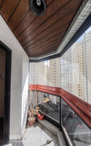 Apartamento à venda com 170m², 4 quartos e 2 vagas Apartamento à venda com 170m², 4 quartos e 2 vagasVaranda Suite 1