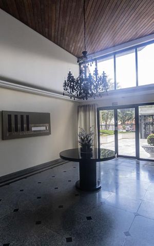 Apartamento à venda com 170m², 4 quartos e 2 vagas Apartamento à venda com 170m², 4 quartos e 2 vagasHall