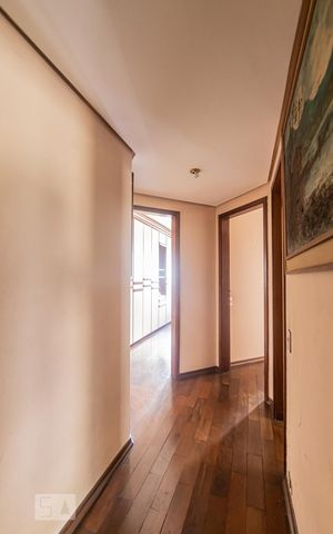 Apartamento à venda com 170m², 4 quartos e 2 vagas Apartamento à venda com 170m², 4 quartos e 2 vagasCorredor