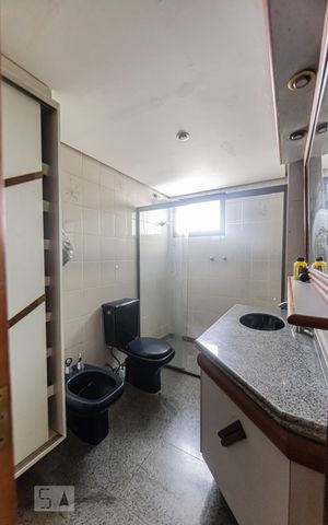 Apartamento à venda com 170m², 4 quartos e 2 vagas Apartamento à venda com 170m², 4 quartos e 2 vagasBanheiro Suite 2
