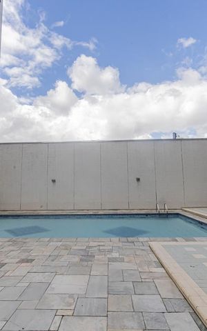 Apartamento à venda com 170m², 4 quartos e 2 vagas Apartamento à venda com 170m², 4 quartos e 2 vagasÁrea comum - Piscina