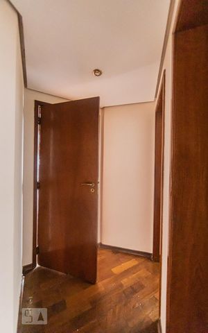 Apartamento à venda com 170m², 4 quartos e 2 vagas Apartamento à venda com 170m², 4 quartos e 2 vagasCorredor