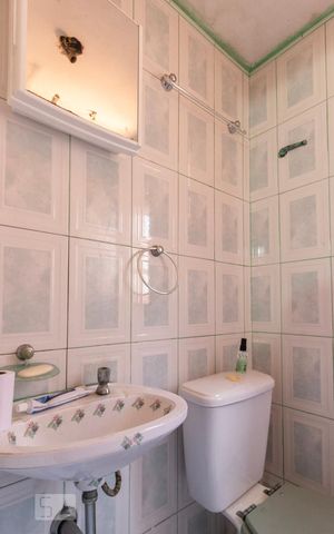Studio à venda com 50m², 1 quarto e sem vaga Studio à venda com 50m², 1 quarto e sem vagaBanheiro