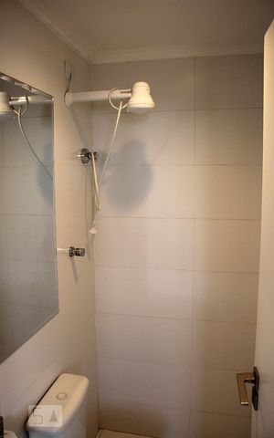 Apartamento à venda com 211m², 5 quartos e 3 vagasBanheiro da Área de Serviço 