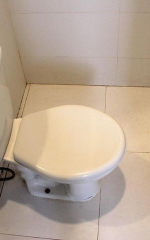 Apartamento à venda com 211m², 5 quartos e 3 vagasBanheiro da Área de Serviço 