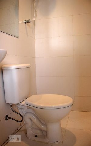 Apartamento à venda com 211m², 5 quartos e 3 vagasBanheiro da Área de Serviço 