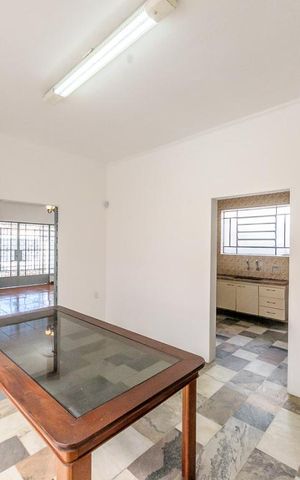 Casa à venda com 233m², 4 quartos e 2 vagas Casa à venda com 233m², 4 quartos e 2 vagasSala de Jantar