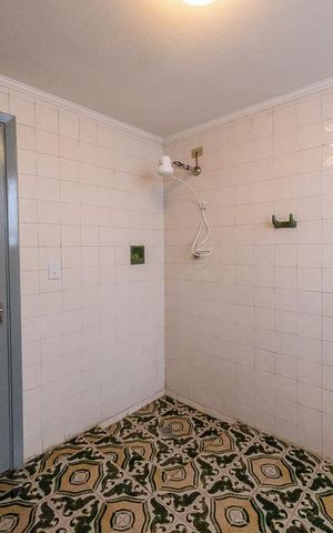 Casa à venda com 233m², 4 quartos e 2 vagas Casa à venda com 233m², 4 quartos e 2 vagasBanheiro - Piso Inferior