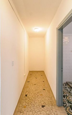 Casa à venda com 233m², 4 quartos e 2 vagas Casa à venda com 233m², 4 quartos e 2 vagasCorredor - Piso Inferior
