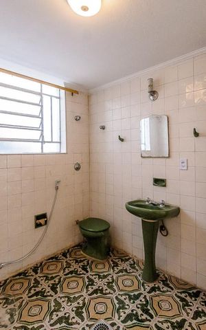 Casa à venda com 233m², 4 quartos e 2 vagas Casa à venda com 233m², 4 quartos e 2 vagasBanheiro - Piso Inferior