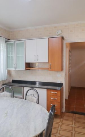 Casa à venda com 175m², 3 quartos e 2 vagas Casa à venda com 175m², 3 quartos e 2 vagasCozinha