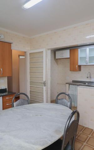 Casa à venda com 175m², 3 quartos e 2 vagas Casa à venda com 175m², 3 quartos e 2 vagasCozinha