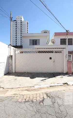 Casa para alugar com 201m², 3 quartos e 2 vagasFachada