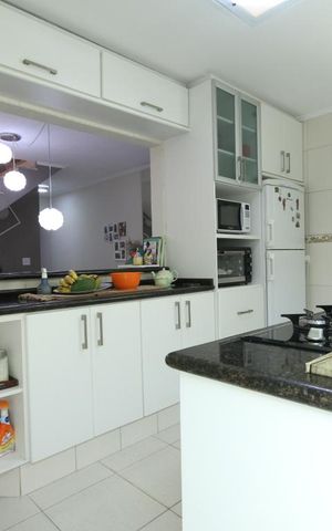 Casa para alugar com 201m², 3 quartos e 2 vagasCozinha