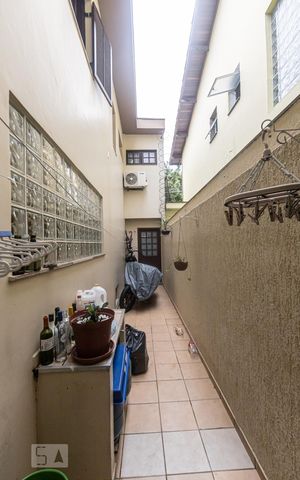 Casa à venda com 300m², 2 quartos e 1 vaga Casa à venda com 300m², 2 quartos e 1 vagaCorredor externo