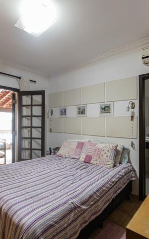 Casa à venda com 300m², 2 quartos e 1 vaga Casa à venda com 300m², 2 quartos e 1 vagaSuite