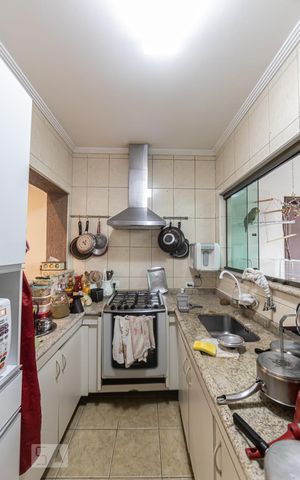 Casa à venda com 300m², 2 quartos e 1 vaga Casa à venda com 300m², 2 quartos e 1 vagaCozinha