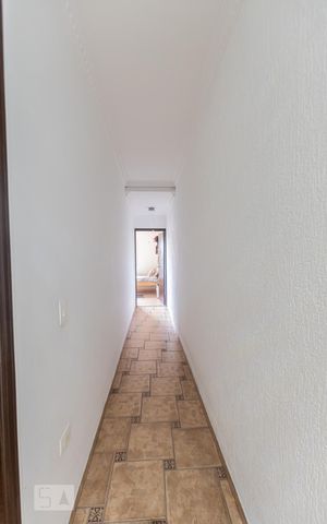 Casa à venda com 300m², 2 quartos e 1 vaga Casa à venda com 300m², 2 quartos e 1 vagaCorredor