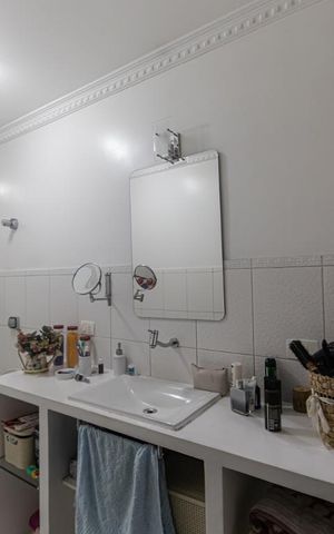 Casa à venda com 300m², 2 quartos e 1 vaga Casa à venda com 300m², 2 quartos e 1 vagaBanheiro Suite