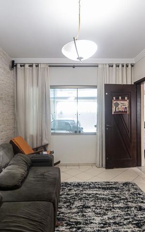 Casa à venda com 300m², 2 quartos e 1 vaga Casa à venda com 300m², 2 quartos e 1 vagaSala