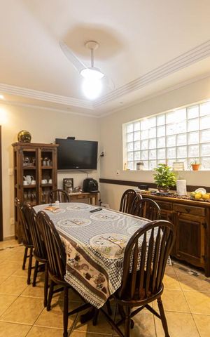 Casa à venda com 300m², 2 quartos e 1 vaga Casa à venda com 300m², 2 quartos e 1 vagaCopa