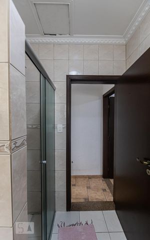 Casa à venda com 300m², 2 quartos e 1 vaga Casa à venda com 300m², 2 quartos e 1 vagaBanheiro Social