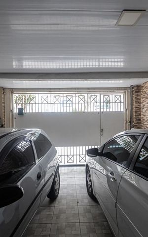 Casa à venda com 300m², 2 quartos e 1 vaga Casa à venda com 300m², 2 quartos e 1 vagaGaragem