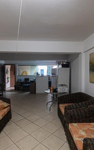 Casa à venda com 300m², 2 quartos e 1 vaga Casa à venda com 300m², 2 quartos e 1 vagaSalão