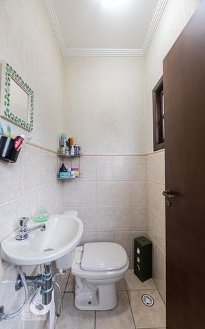 Casa à venda com 300m², 2 quartos e 1 vaga Casa à venda com 300m², 2 quartos e 1 vagaLavabo