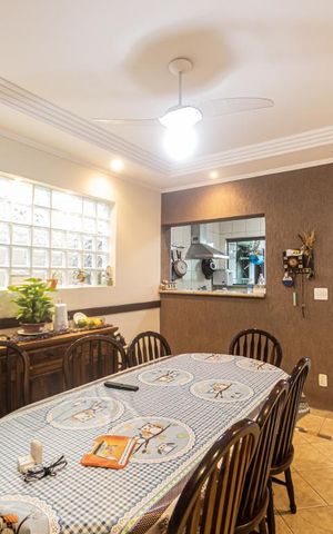 Casa à venda com 300m², 2 quartos e 1 vaga Casa à venda com 300m², 2 quartos e 1 vagaCopa