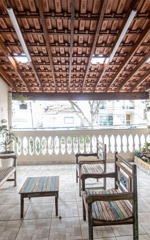 Casa à venda com 300m², 2 quartos e 1 vaga Casa à venda com 300m², 2 quartos e 1 vagaVaranda Suite