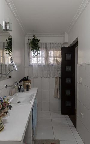 Casa à venda com 300m², 2 quartos e 1 vaga Casa à venda com 300m², 2 quartos e 1 vagaBanheiro Suite