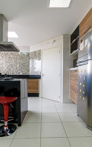 Apartamento à venda com 180m², 3 quartos e 2 vagas Apartamento à venda com 180m², 3 quartos e 2 vagasCozinha