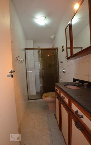 Apartamento à venda com 82m², 2 quartos e 1 vagaBanheiro Social