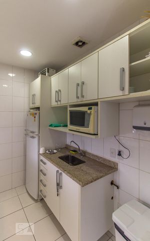 Apartamento para alugar com 205m², 4 quartos e 3 vagas Apartamento para alugar com 205m², 4 quartos e 3 vagasÁrea comum - Copa Salão de festas