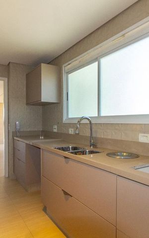 Apartamento para alugar com 205m², 4 quartos e 3 vagas Apartamento para alugar com 205m², 4 quartos e 3 vagasCozinha