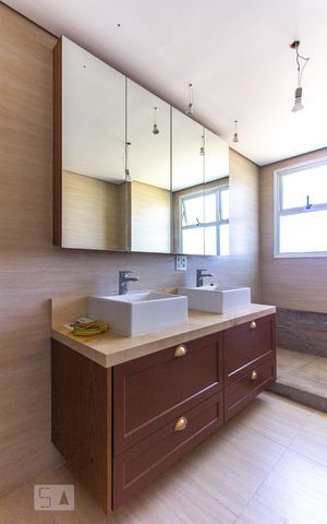 Apartamento para alugar com 205m², 4 quartos e 3 vagas Apartamento para alugar com 205m², 4 quartos e 3 vagasBanheiro Suíte Quarto 1