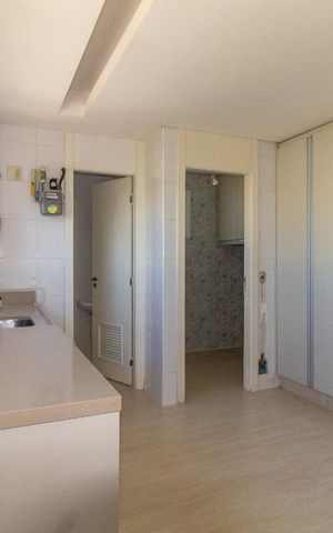 Apartamento para alugar com 205m², 4 quartos e 3 vagas Apartamento para alugar com 205m², 4 quartos e 3 vagasLavanderia
