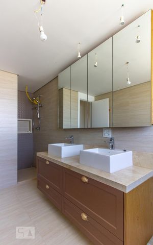 Apartamento para alugar com 205m², 4 quartos e 3 vagas Apartamento para alugar com 205m², 4 quartos e 3 vagasBanheiro Suíte Quarto 1