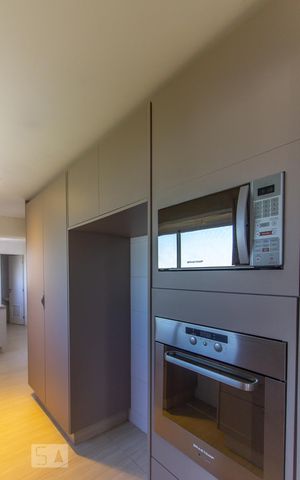Apartamento para alugar com 205m², 4 quartos e 3 vagas Apartamento para alugar com 205m², 4 quartos e 3 vagasCozinha