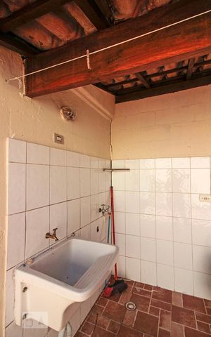 Casa de condomínio para alugar com 110m², 3 quartos e 2 vagasLavanderia