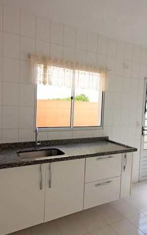 Casa de condomínio para alugar com 110m², 3 quartos e 2 vagasCozinha