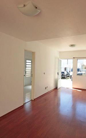 Casa de condomínio para alugar com 110m², 3 quartos e 2 vagasSala