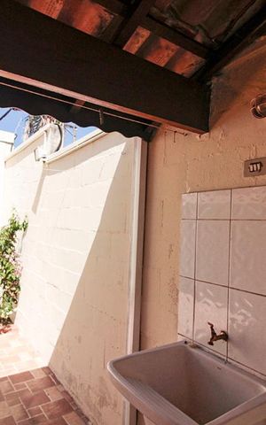 Casa de condomínio para alugar com 110m², 3 quartos e 2 vagasLavanderia