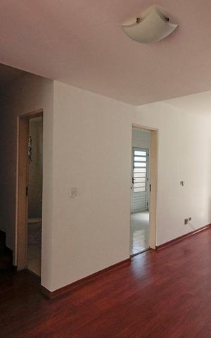 Casa de condomínio para alugar com 110m², 3 quartos e 2 vagasSala